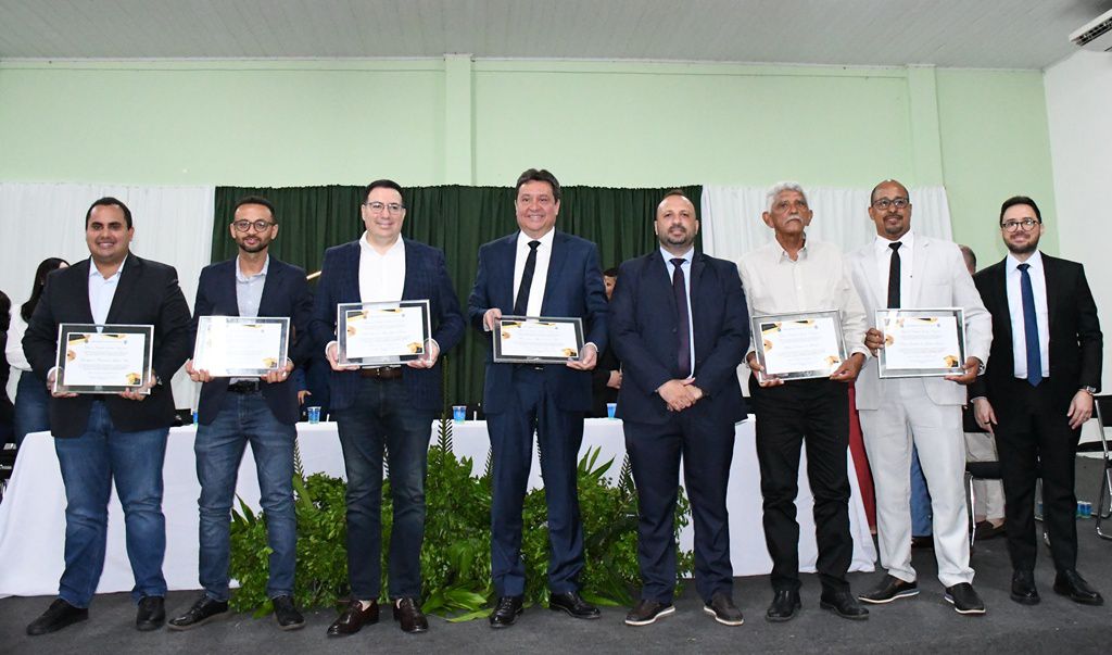 SESSÃO SOLENE DE ENTREGA DE TÍTULOS DE CIDADÃO SANTA-CRUZENSE REALIZADA EM 20/12/2025